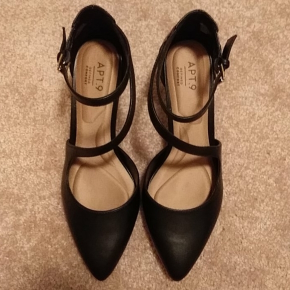 Shoe - Picture 2 of 8